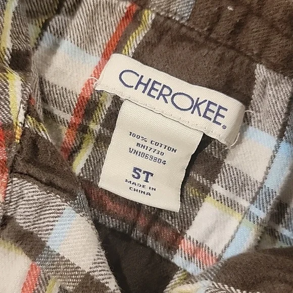 (J13) Cherokee long sleeve button up shirt, size 5T, boys - Picture 2 of 4
